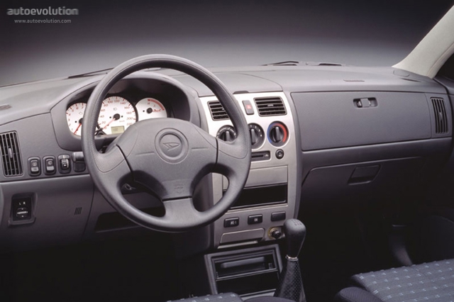 Daihatsu Sirion photo 8