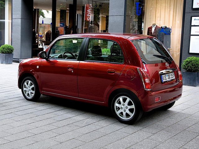 Daihatsu Trevis foto 9