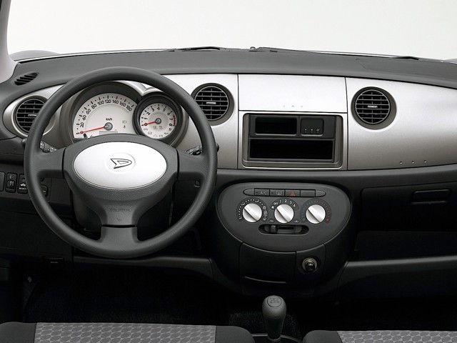 Daihatsu Trevis foto 29