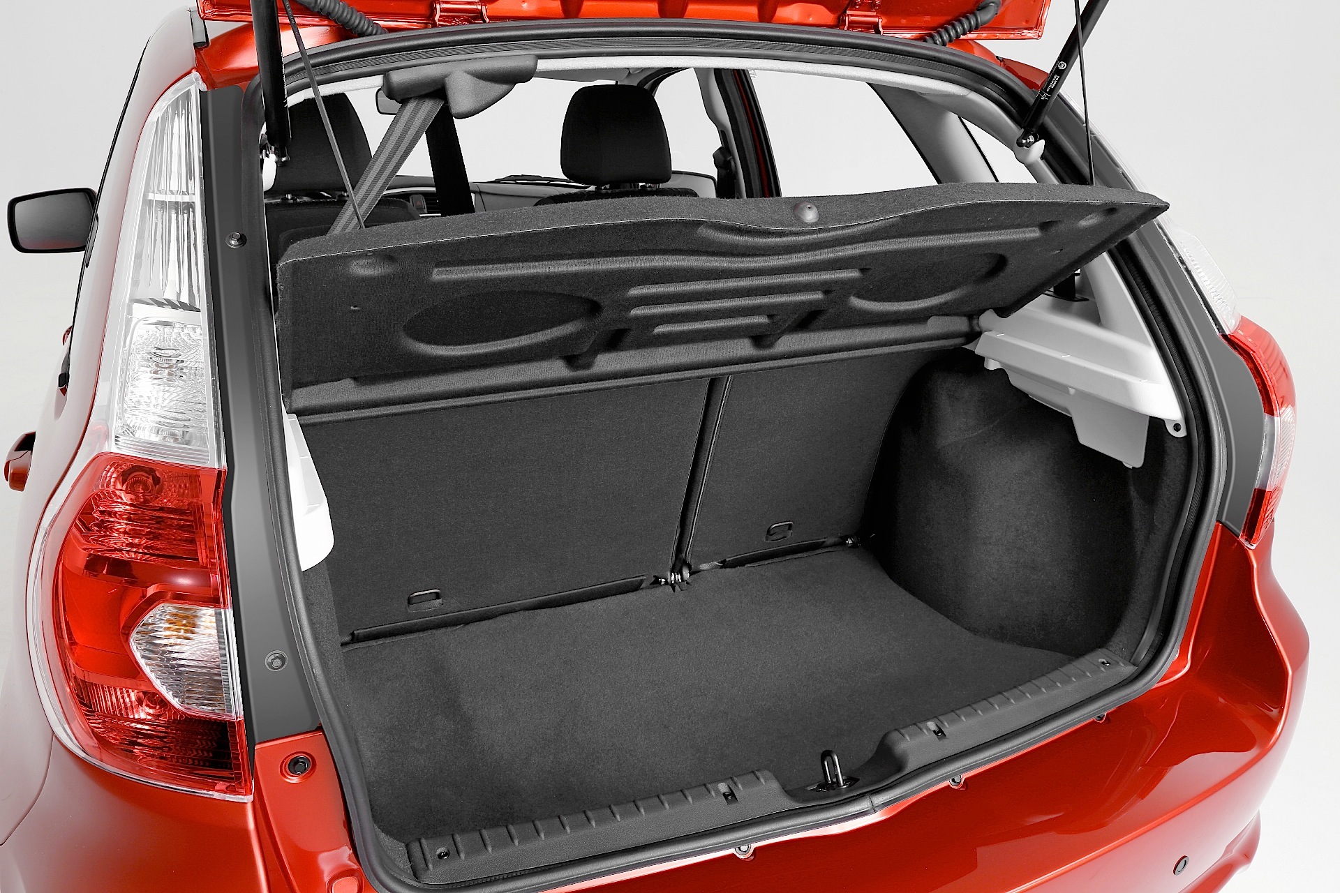 Datsun Mi-Do photo 32