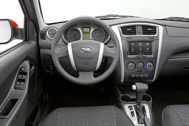 Datsun Mi-Do photo 33