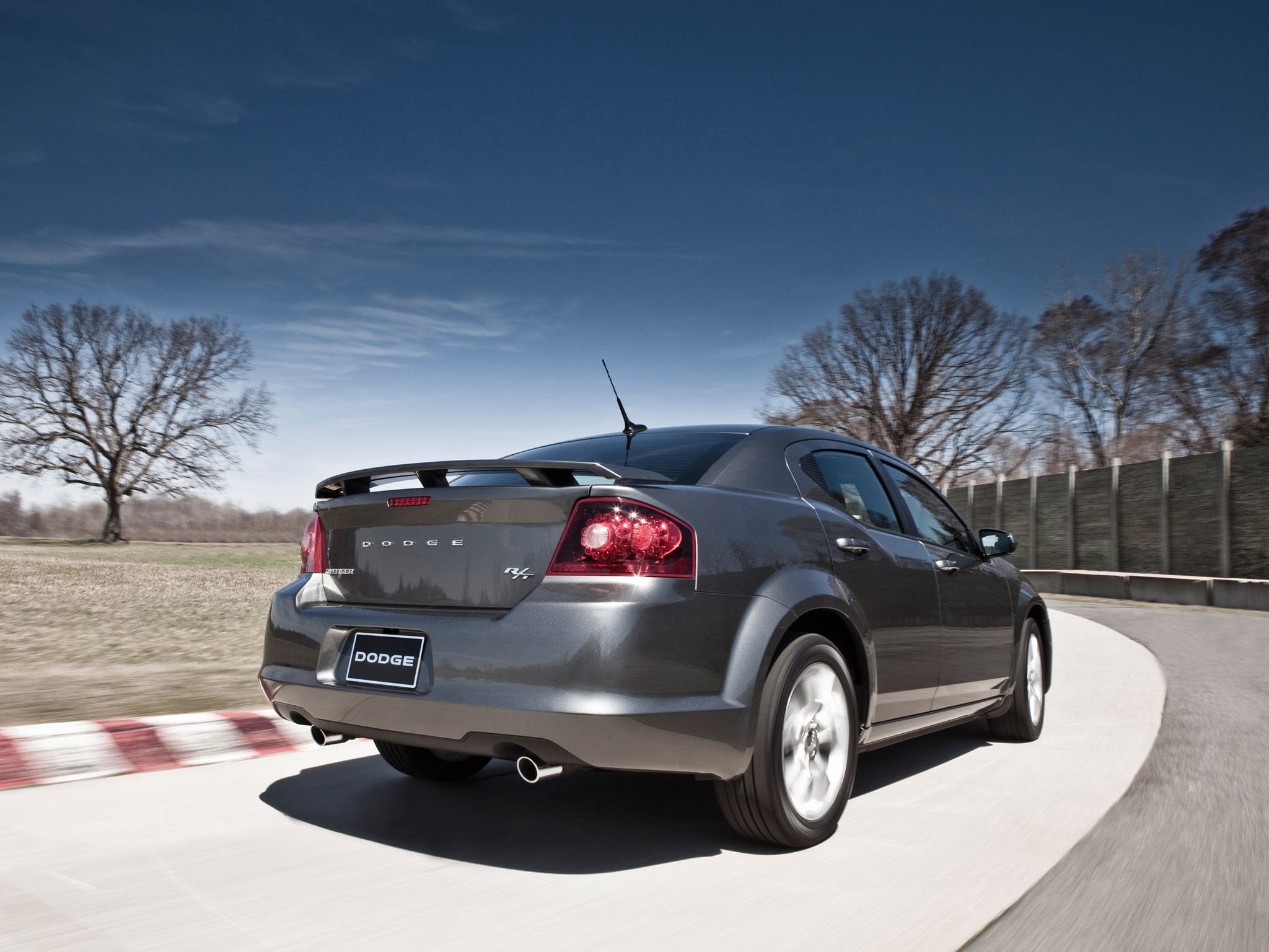 Dodge Avenger photo 15