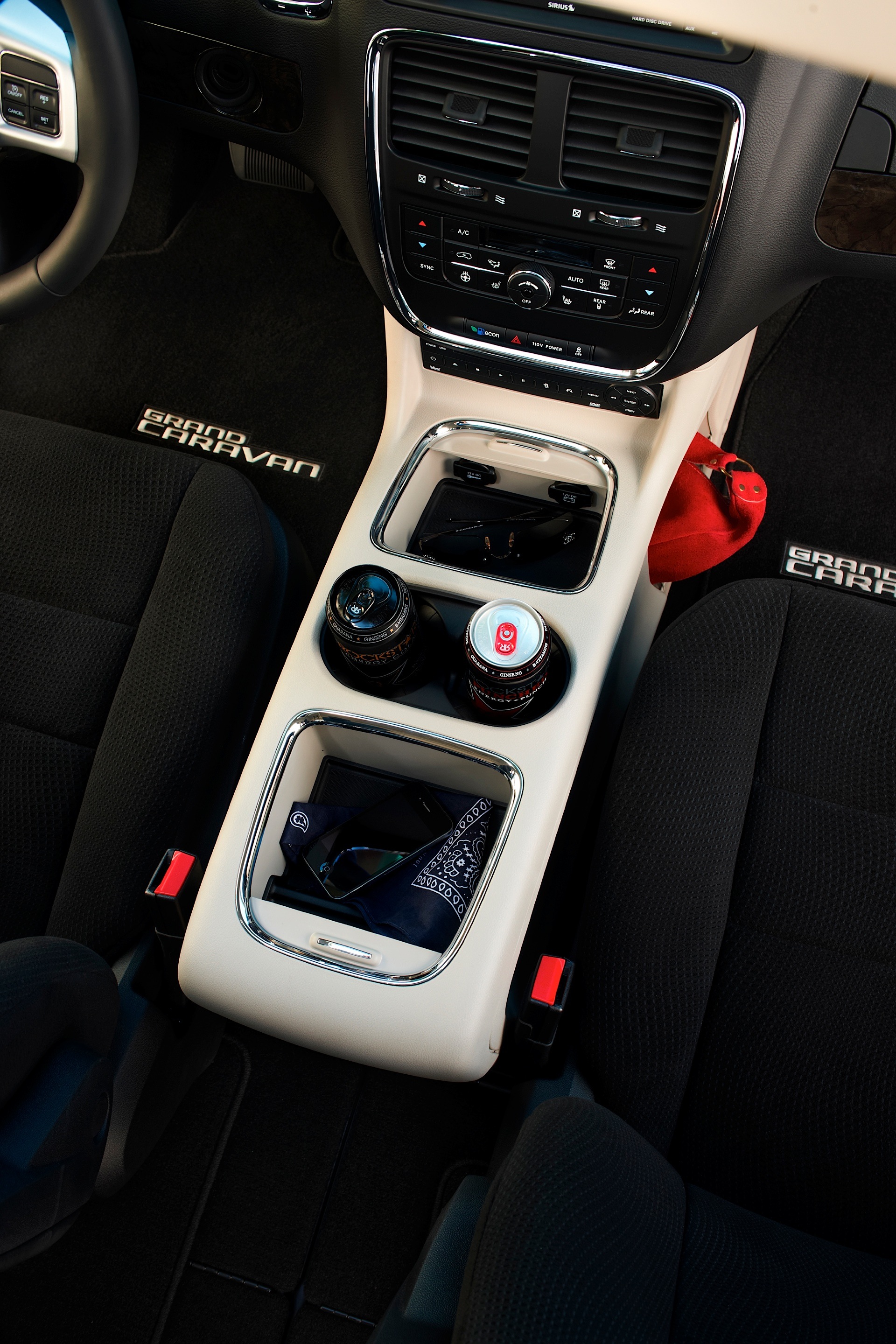 Dodge Caravan photo 31