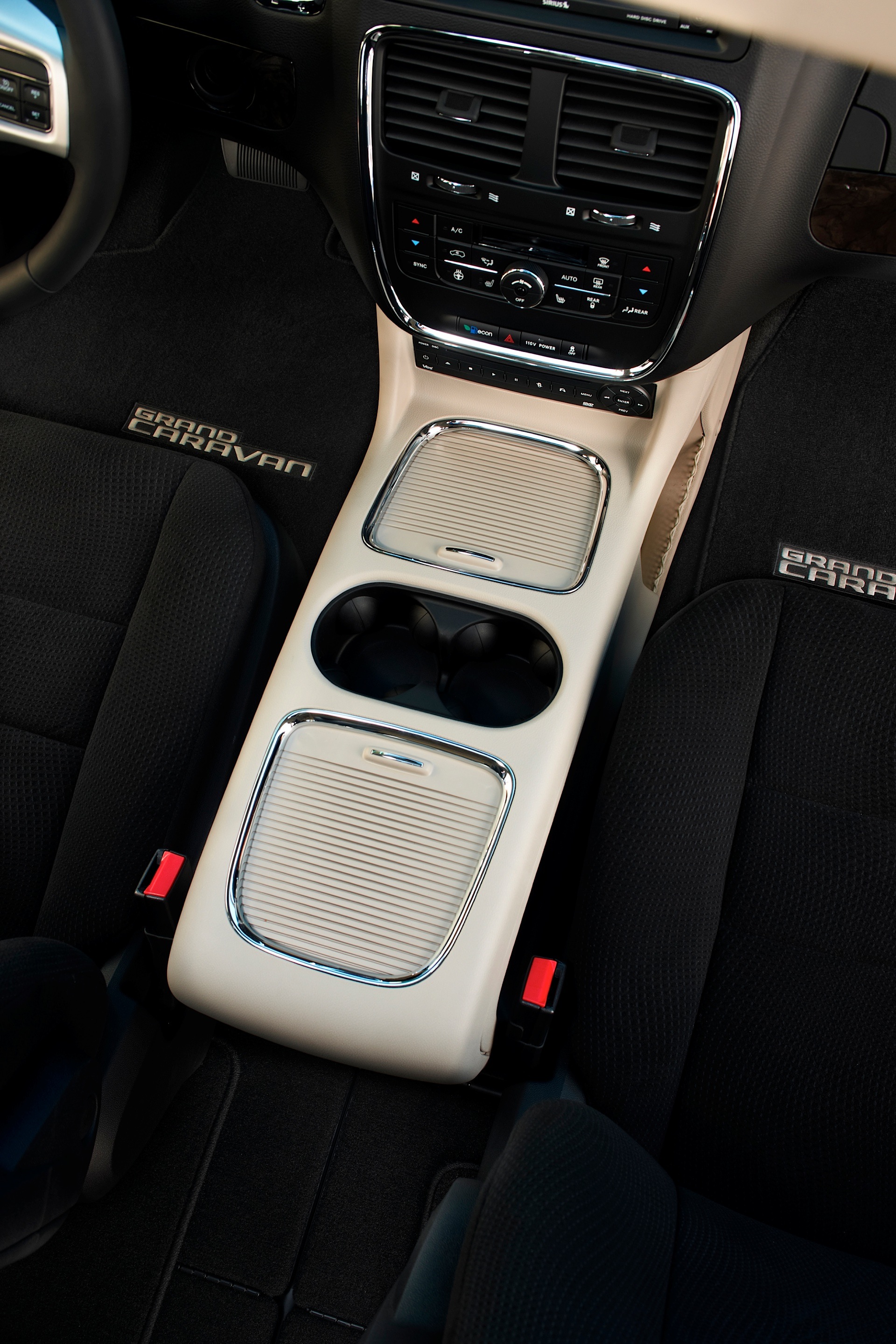 Dodge Caravan photo 32