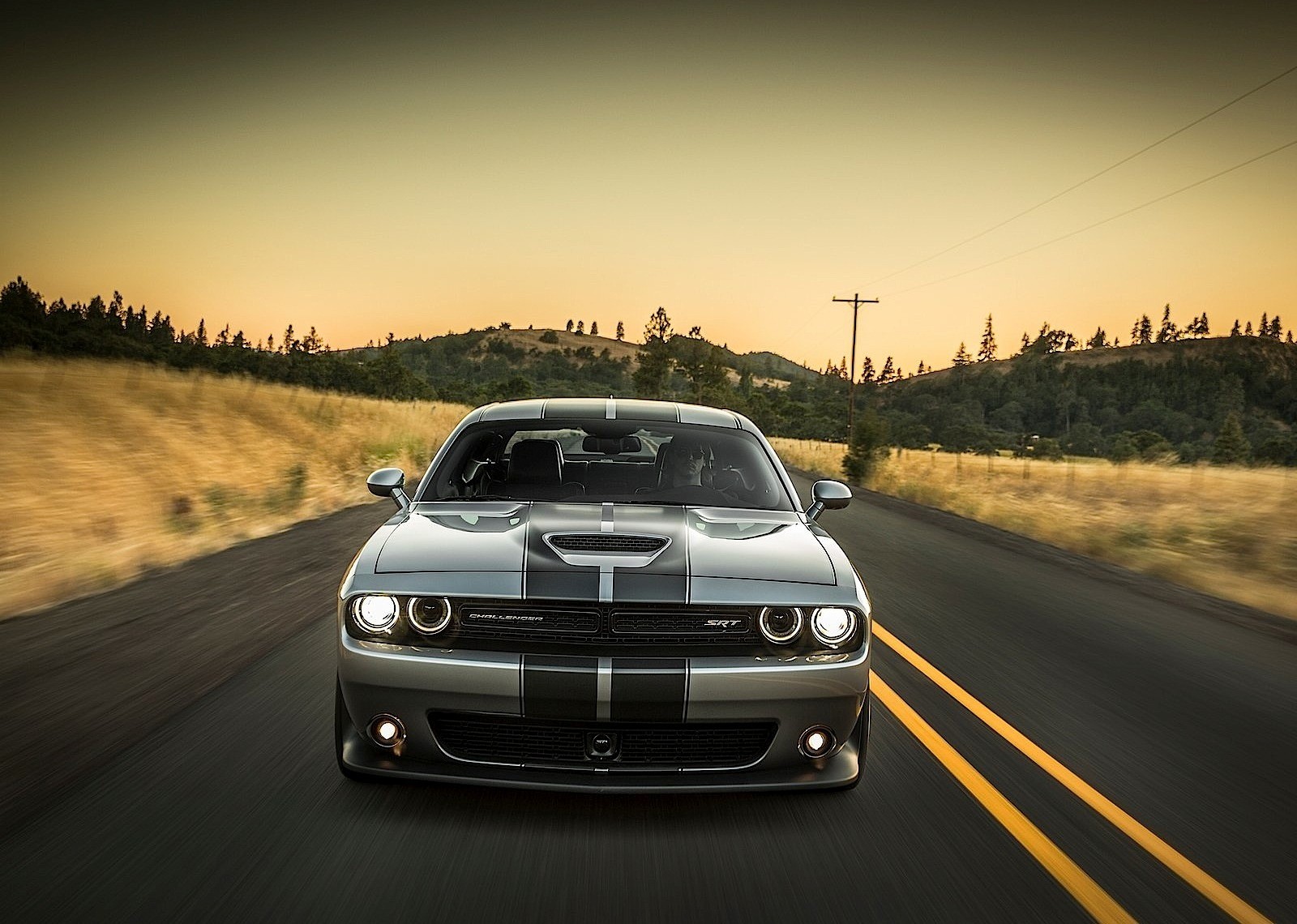 Dodge Challenger Srt photo 11