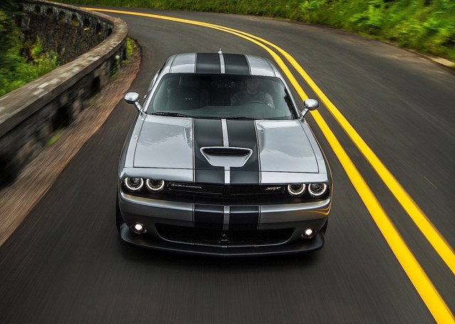 Dodge Challenger Srt photo 13