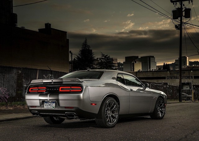 Dodge Challenger Srt photo 25