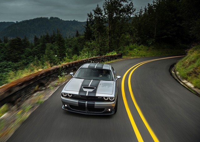 Dodge Challenger Srt photo 33