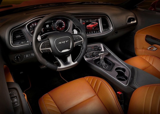 Dodge Challenger Srt photo 96