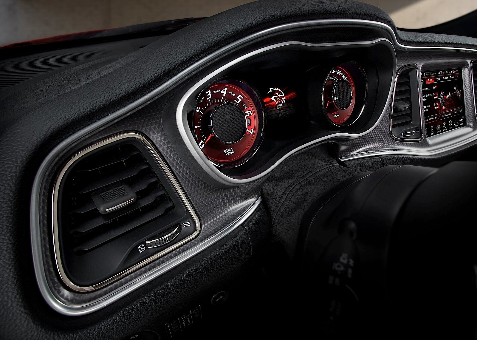 Dodge Challenger Srt photo 103