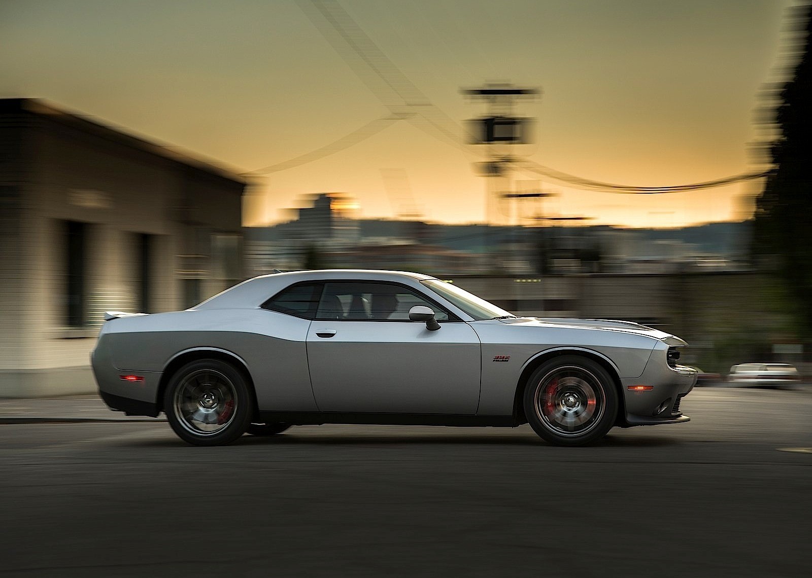 Dodge Challenger Srt photo 6