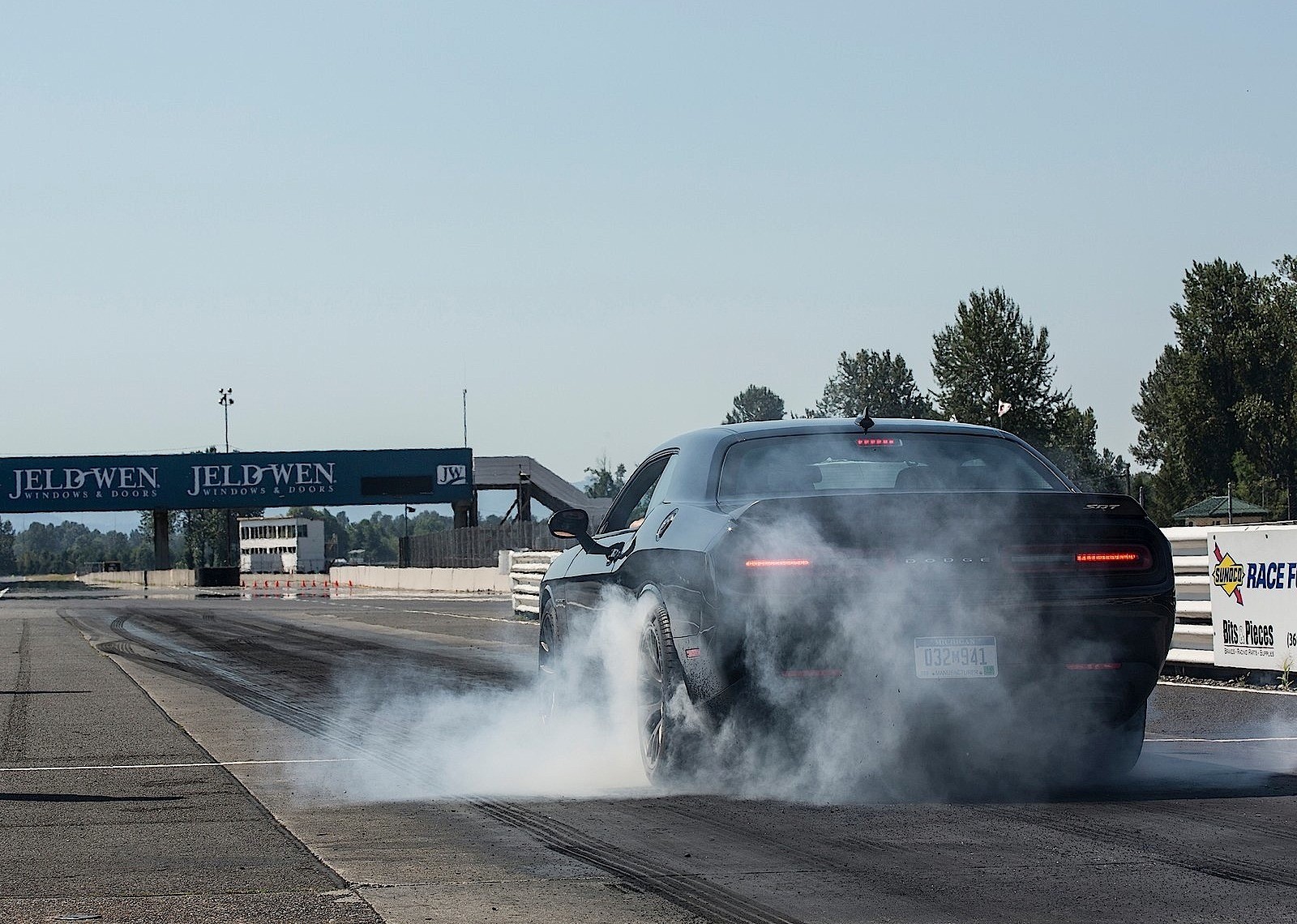 Dodge Challenger Srt photo 52