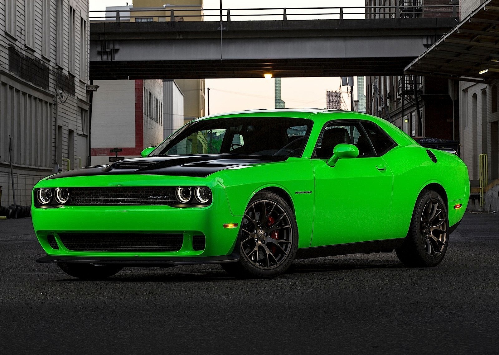Dodge Challenger Srt photo 59