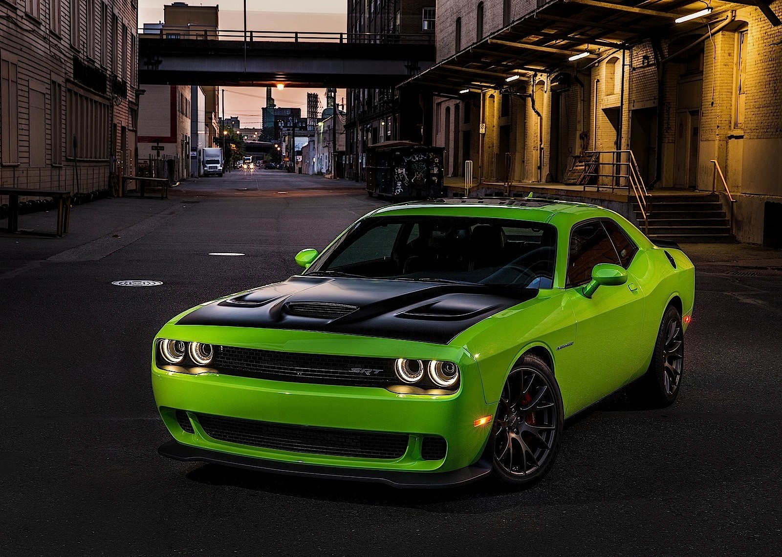 Dodge Challenger Srt photo 61