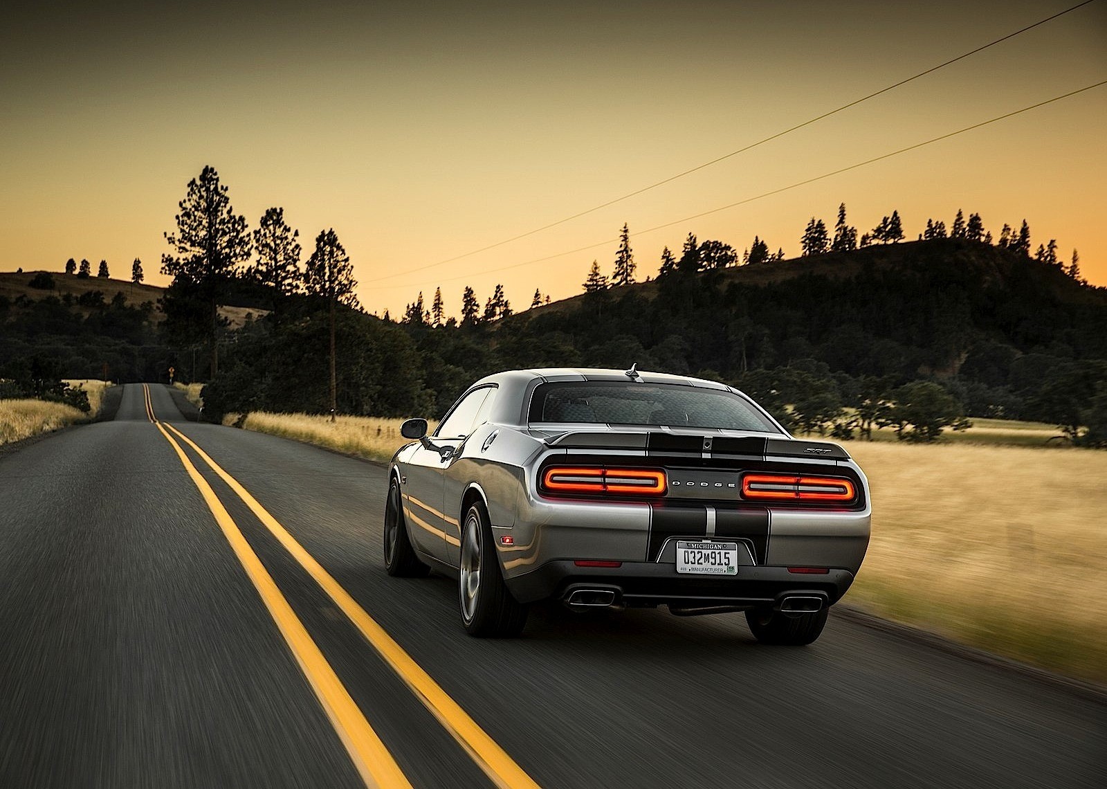 Dodge Challenger Srt photo 9