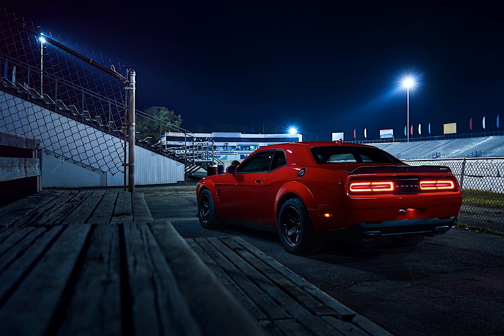 Dodge Challenger Srt photo 5