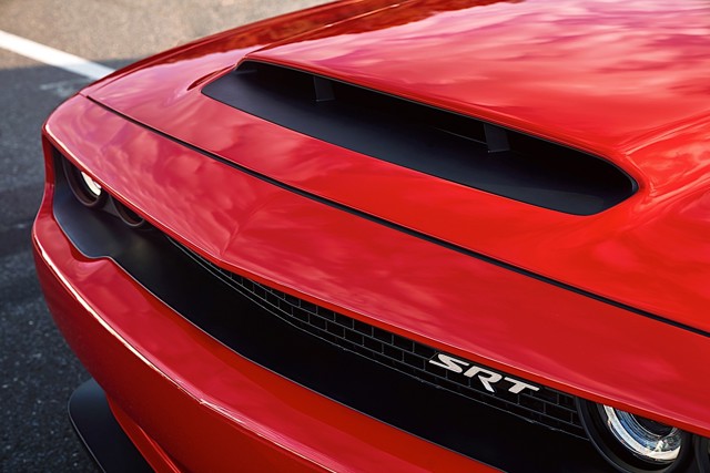 Dodge Challenger Srt photo 9