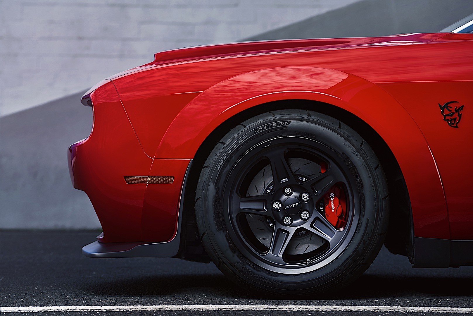 Dodge Challenger Srt photo 10