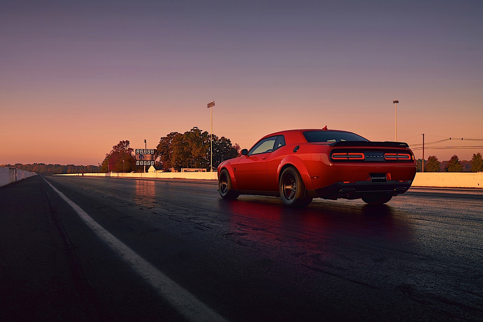 Dodge Challenger Srt photo 15