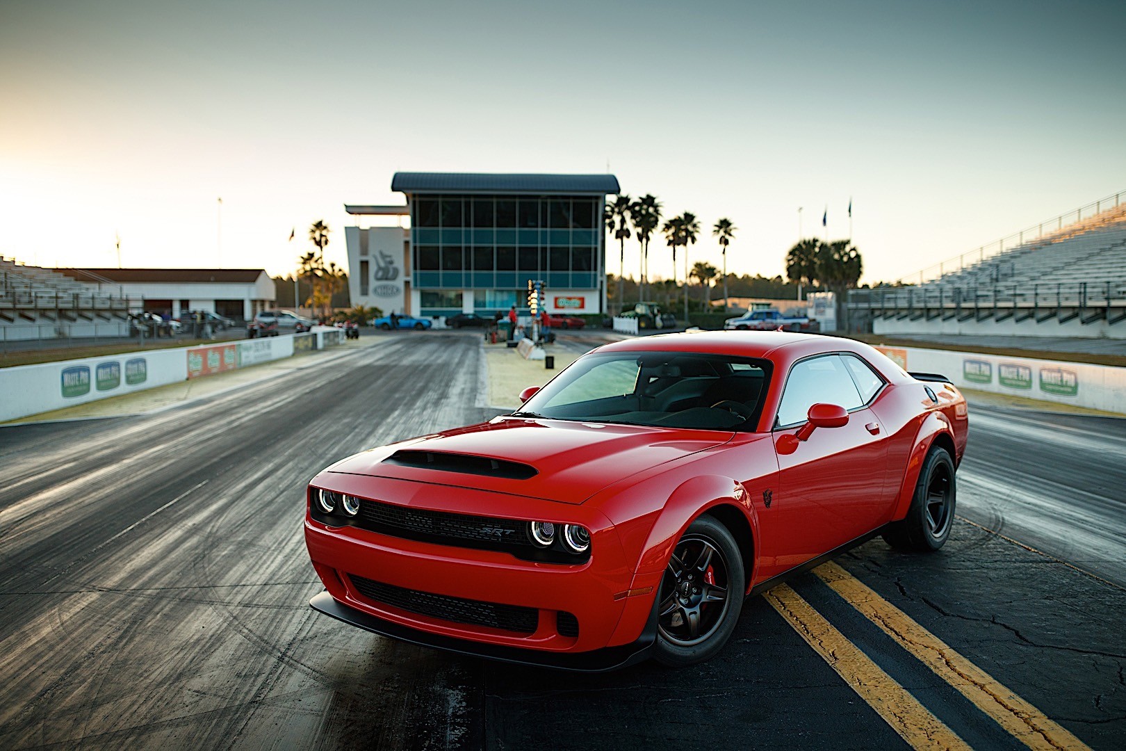 Dodge Challenger Srt photo 18