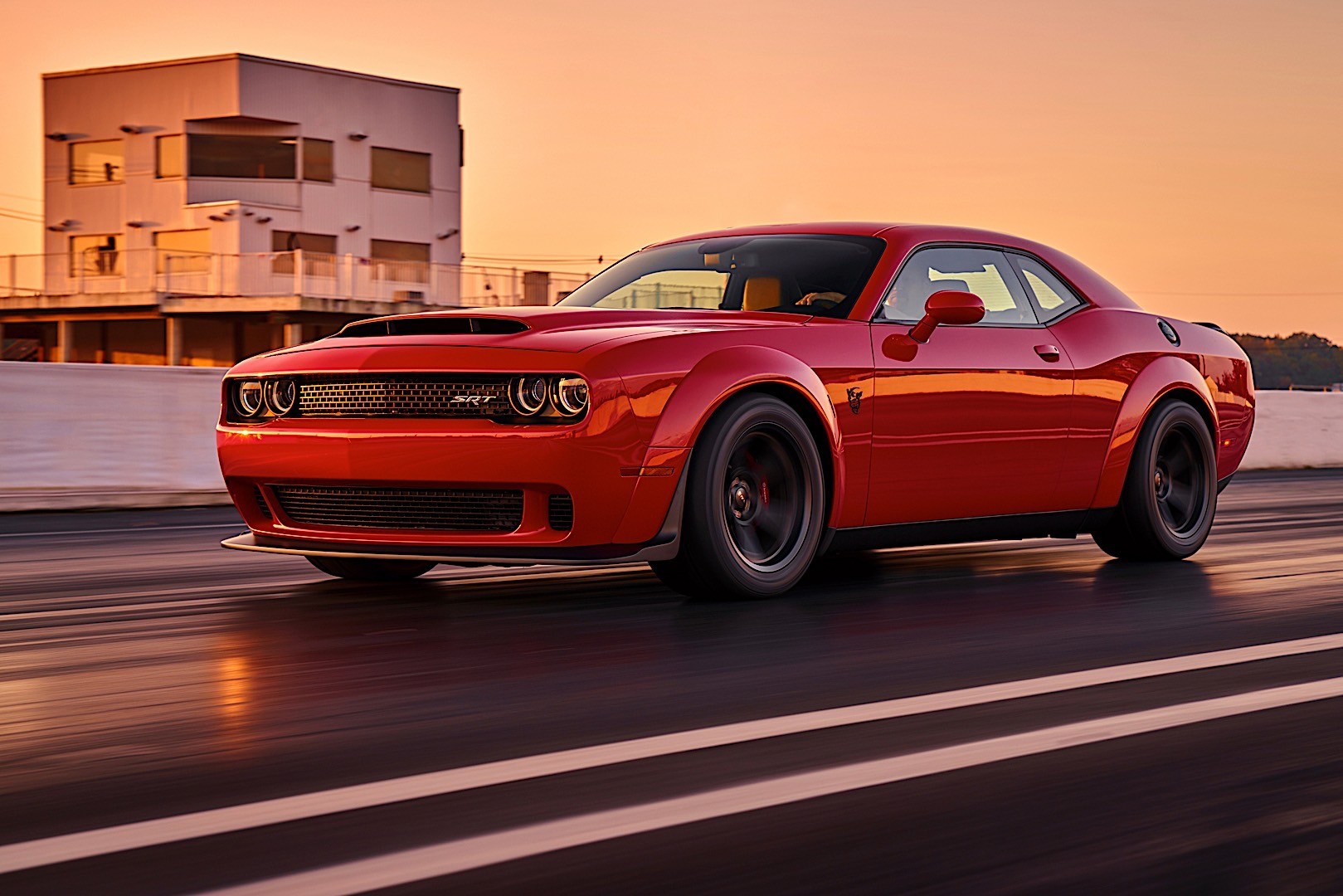 Dodge Challenger Srt photo 19