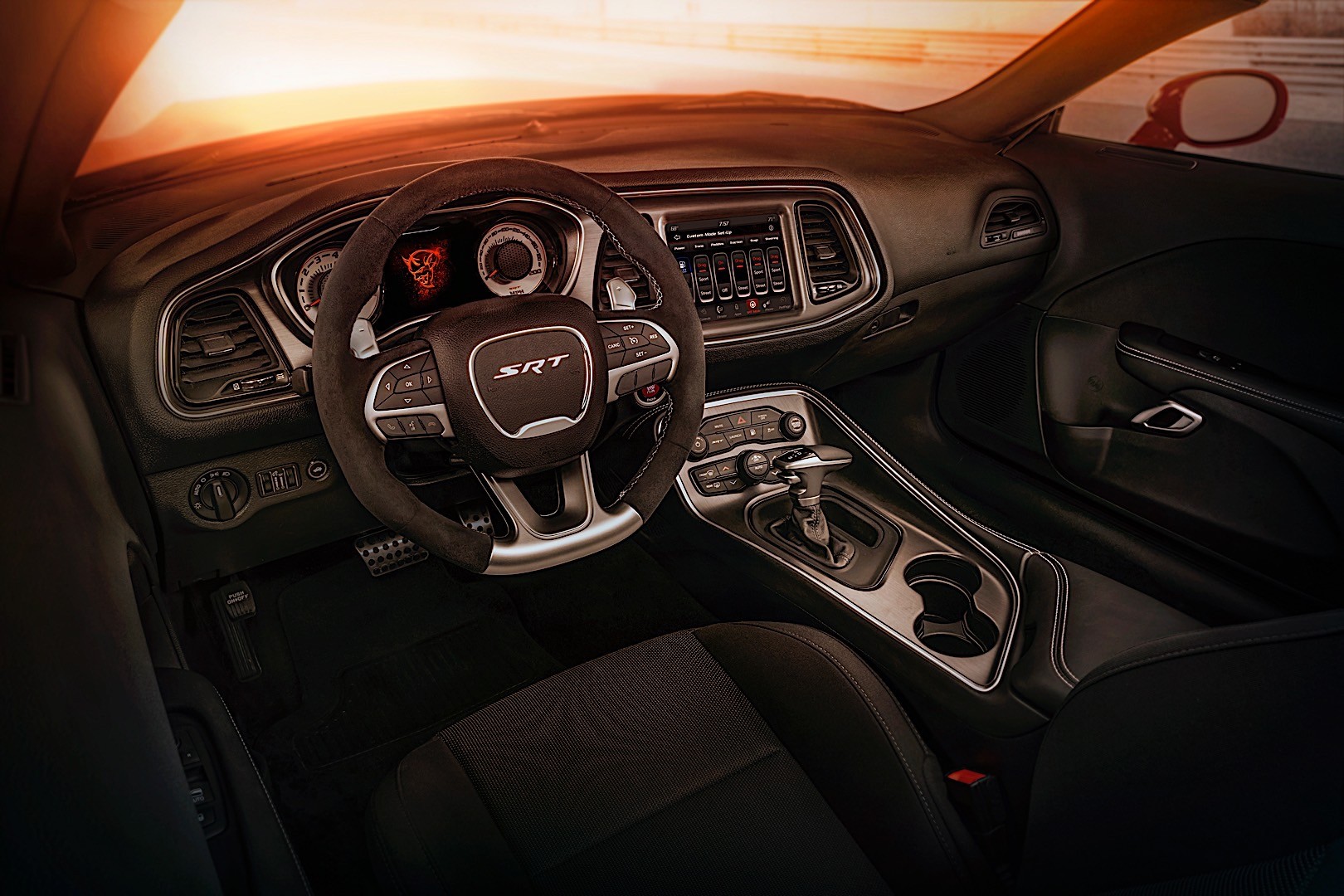 Dodge Challenger Srt photo 36