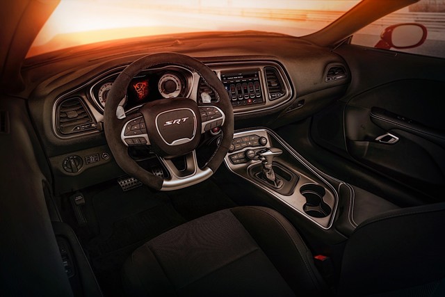 Dodge Challenger Srt photo 36