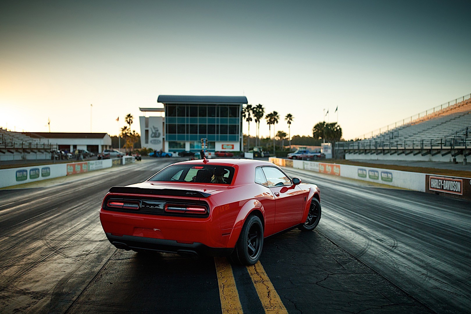 Dodge Challenger Srt photo 25
