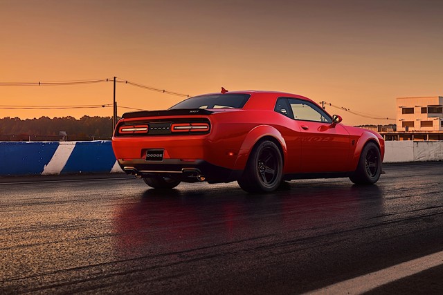 Dodge Challenger Srt photo 32