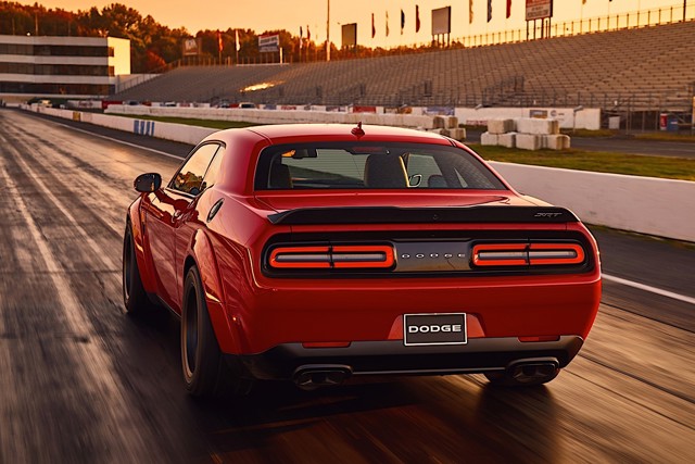 Dodge Challenger Srt photo 33