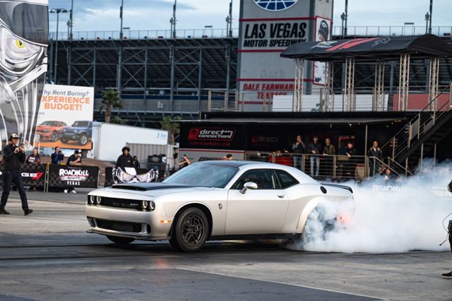 Dodge Challenger Srt photo 4