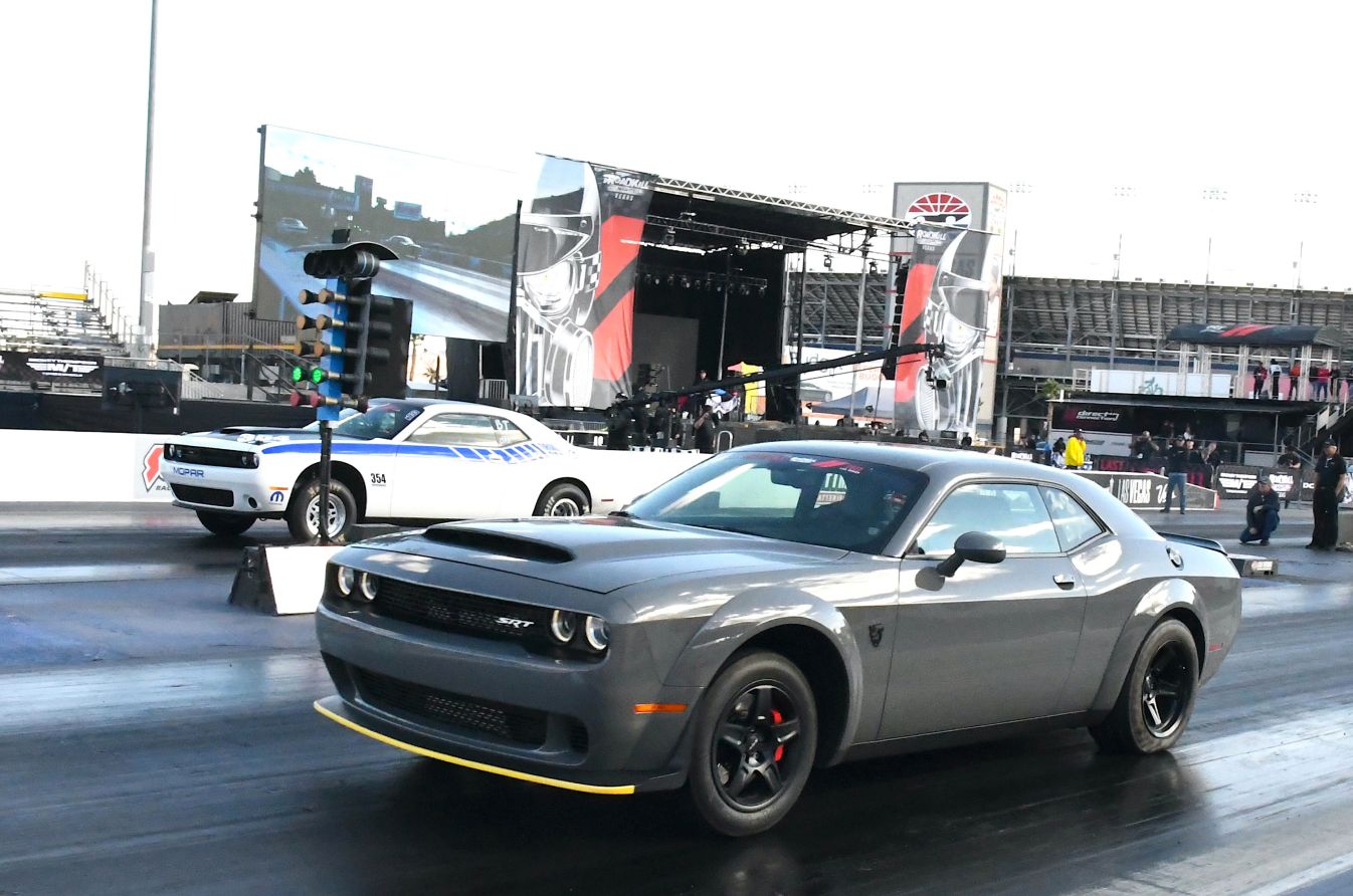 Dodge Challenger Srt photo 7