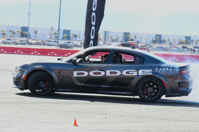 Dodge Challenger Srt photo 8