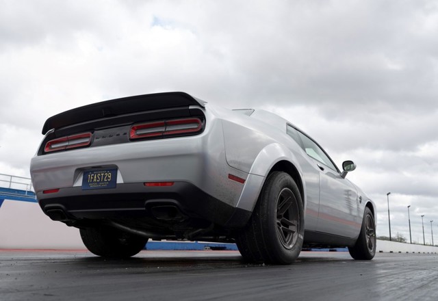 Dodge Challenger Srt photo 10