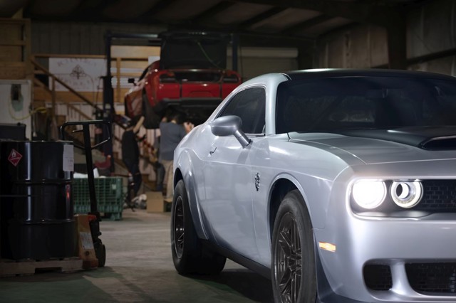 Dodge Challenger Srt photo 11