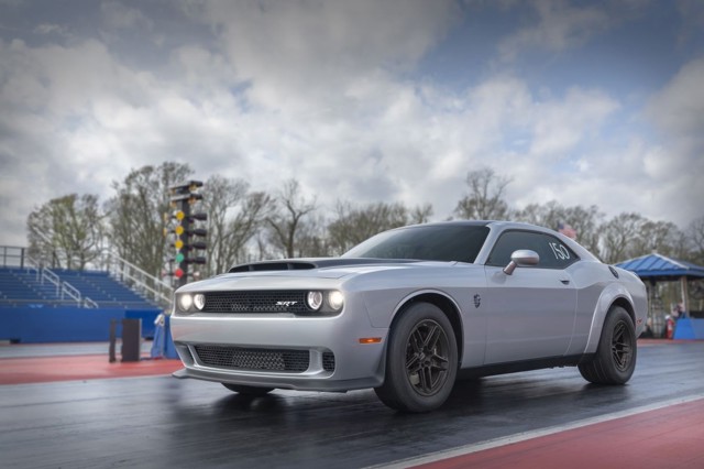Dodge Challenger Srt photo 13
