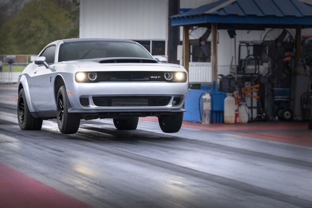 Dodge Challenger Srt photo 14