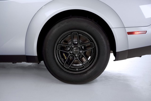 Dodge Challenger Srt photo 23