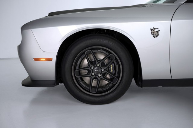 Dodge Challenger Srt photo 24