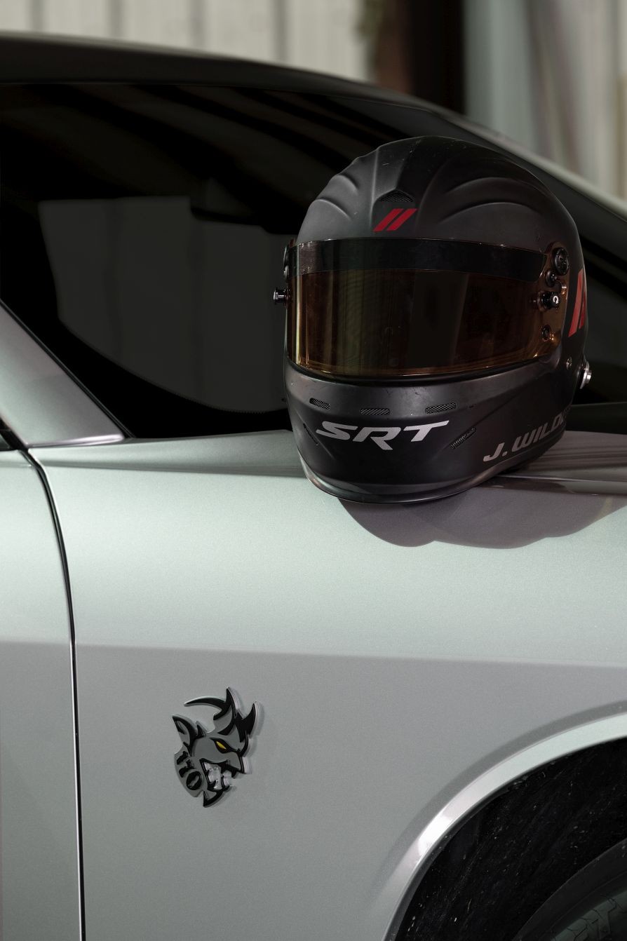 Dodge Challenger Srt photo 25