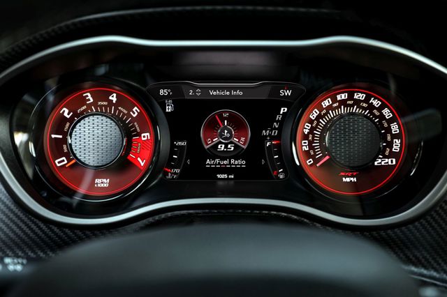 Dodge Challenger Srt photo 37