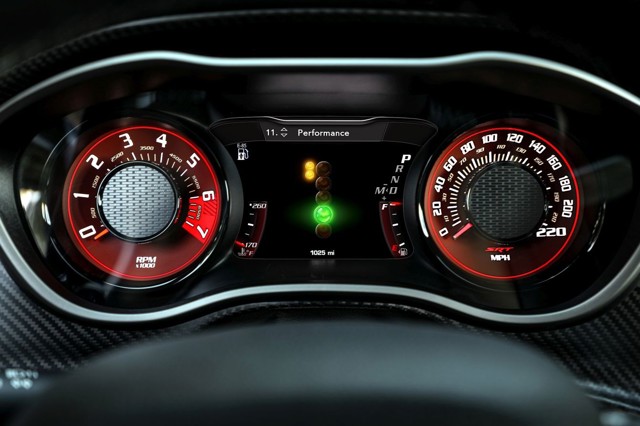 Dodge Challenger Srt photo 40