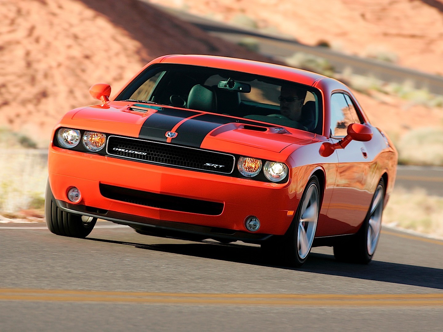 Dodge Challenger Srt photo 4