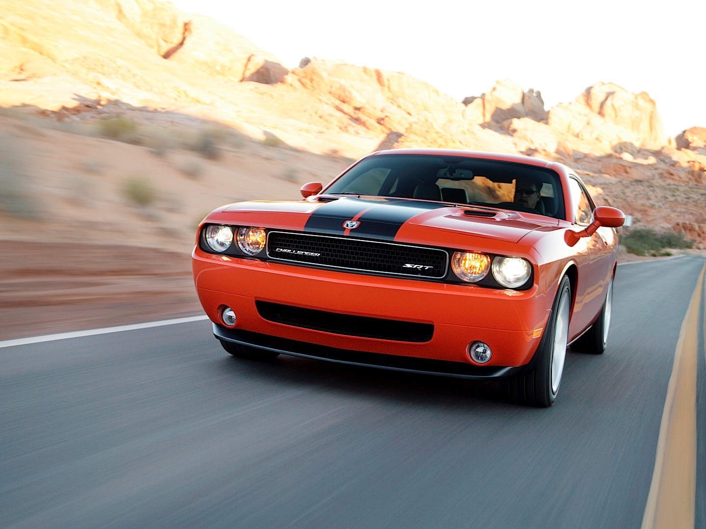Dodge Challenger Srt photo 8