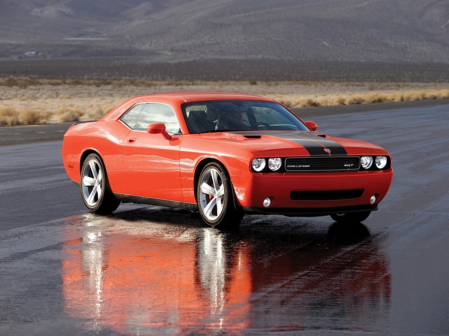 Dodge Challenger Srt photo 11