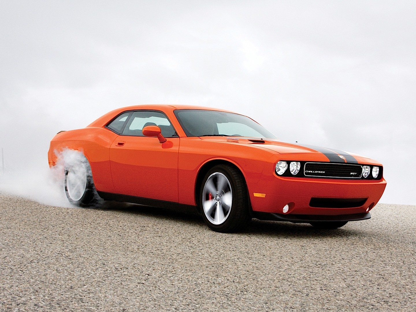 Dodge Challenger Srt photo 12
