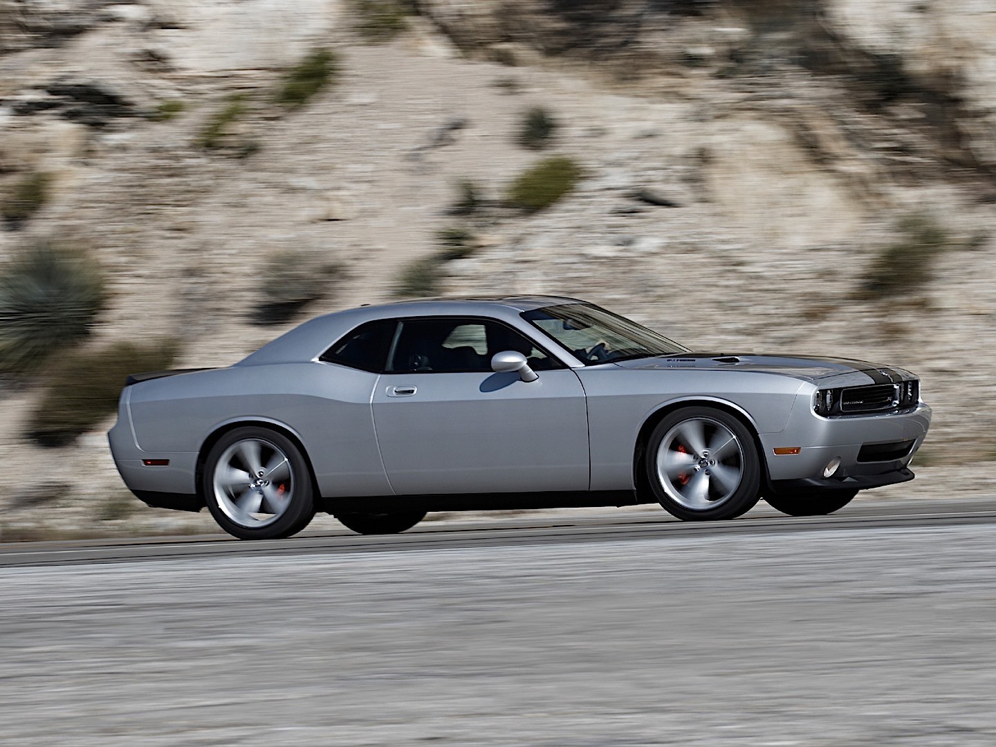 Dodge Challenger Srt photo 13