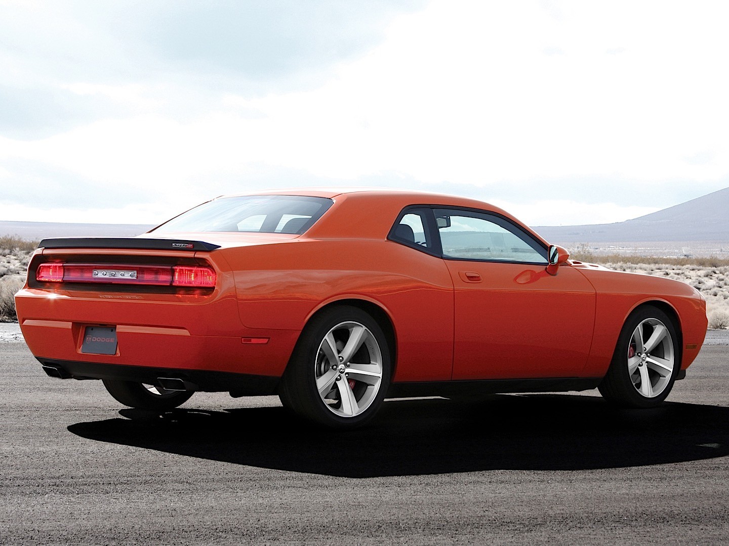 Dodge Challenger Srt photo 17