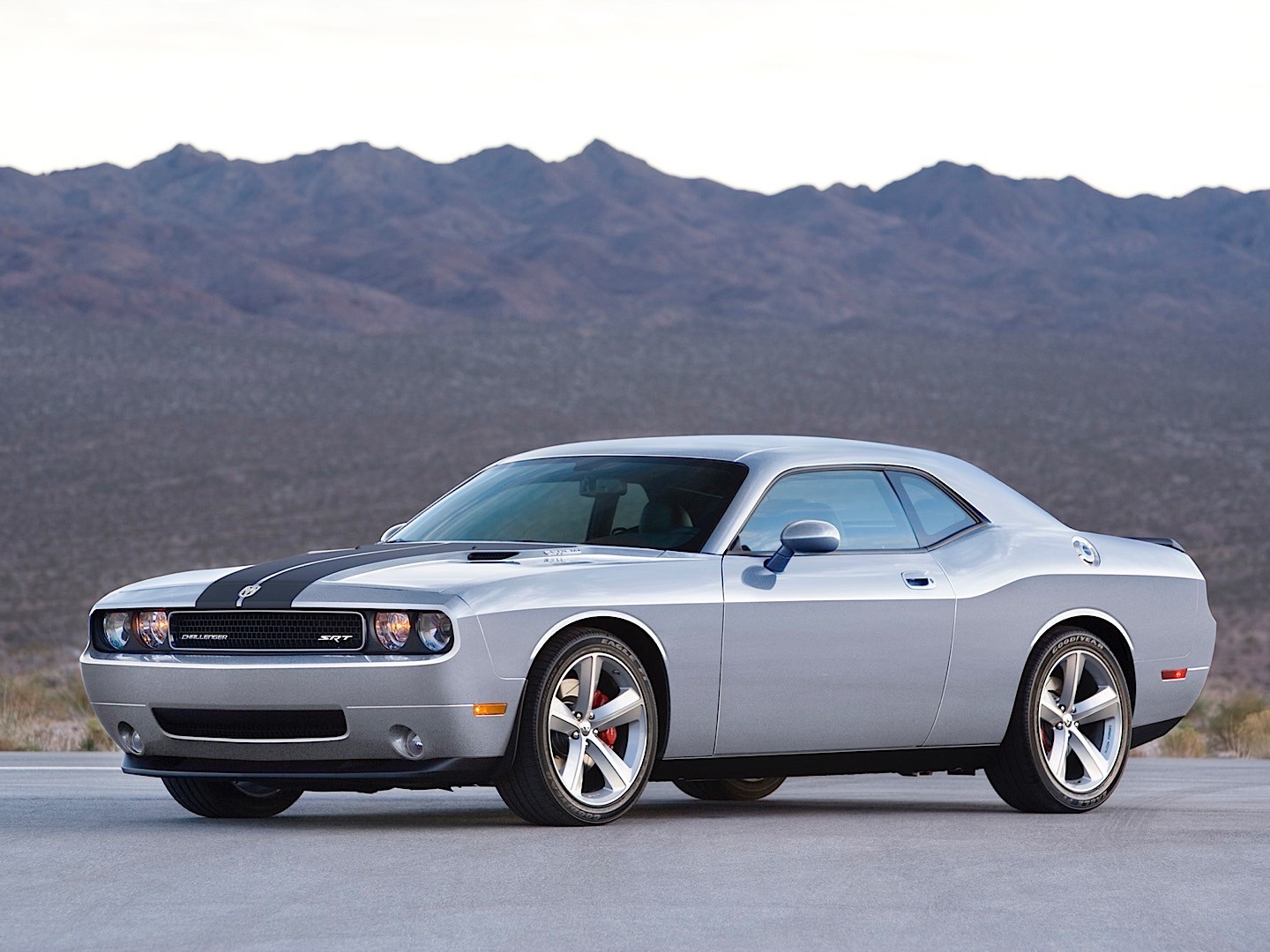 Dodge Challenger Srt photo 18