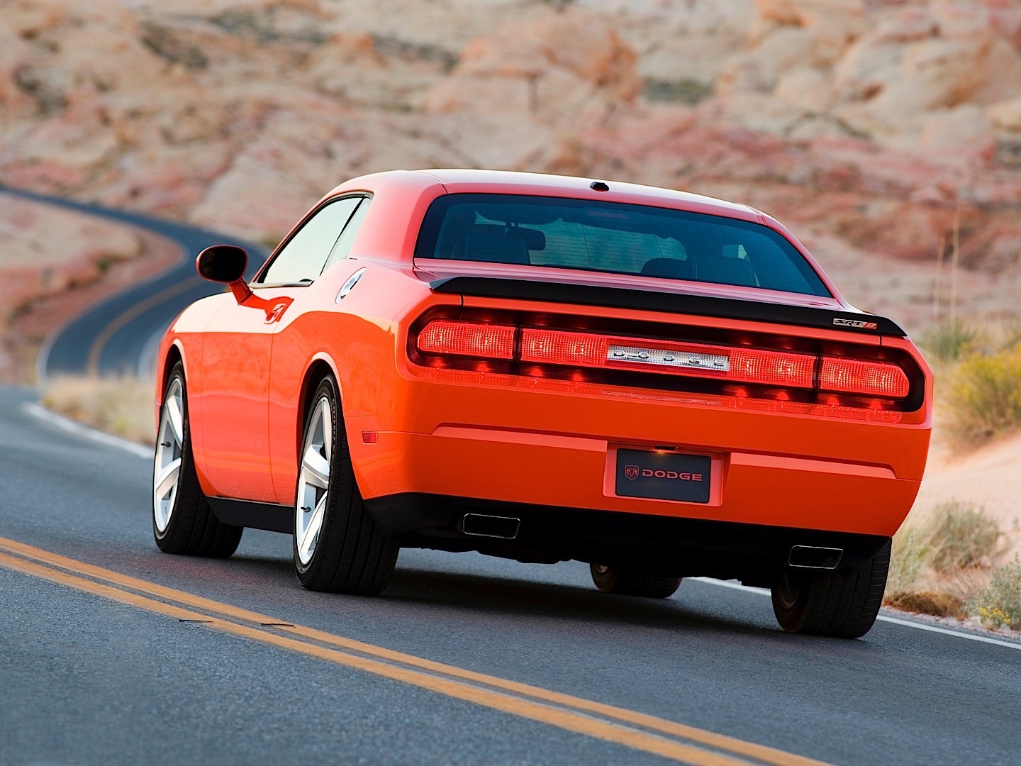 Dodge Challenger Srt photo 19